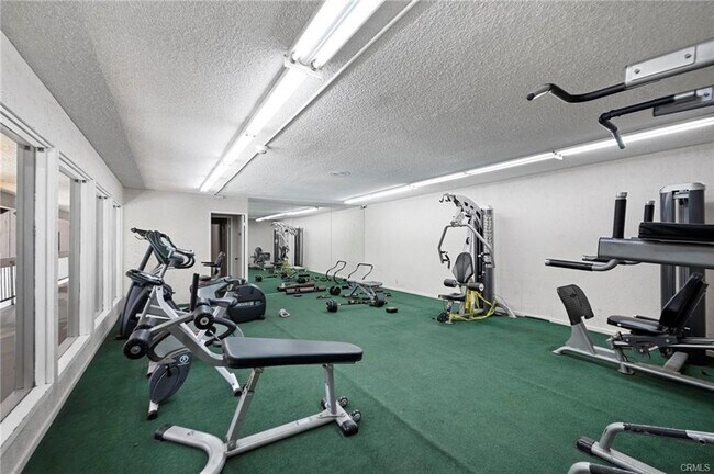 Building Photo - 5460 White Oak Ave