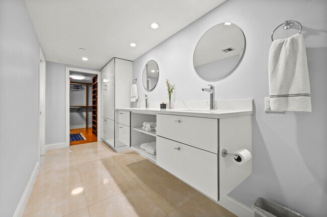 Building Photo - 4000 N Ocean Dr