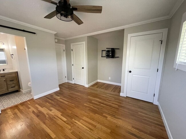 Building Photo - Updated 3 bedroom, 2 bath home