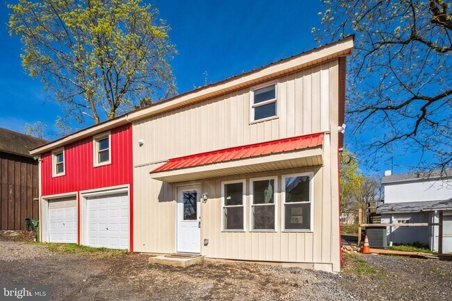 Building Photo - 27 E Butler Ave