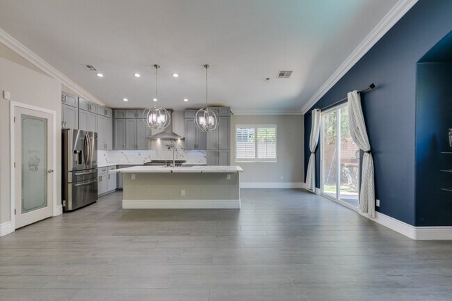 Building Photo - 10002 Long Barrow Ct