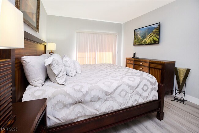 Building Photo - 7705 Himalayas Ave