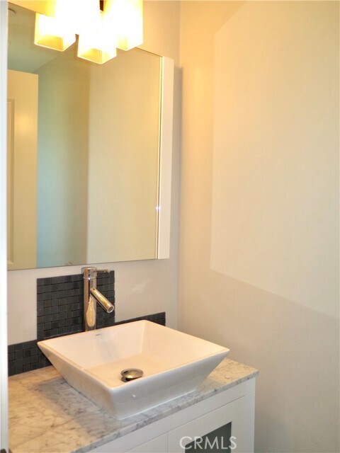 Building Photo - 121 Tallowood