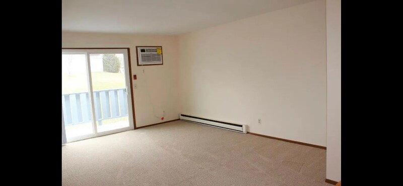 Building Photo - 1608 Creek Rd