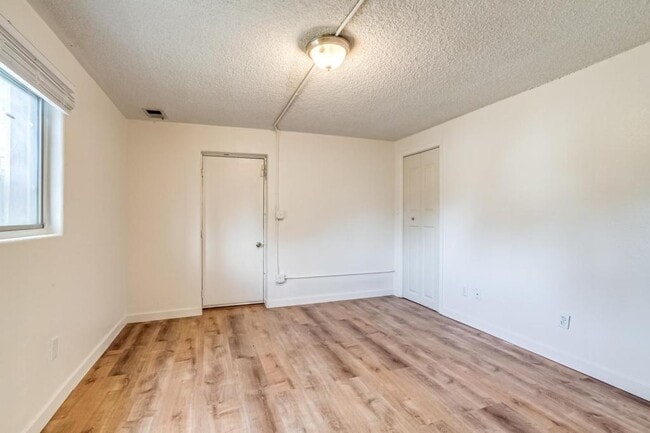 Building Photo - 9341 Hoffman Way