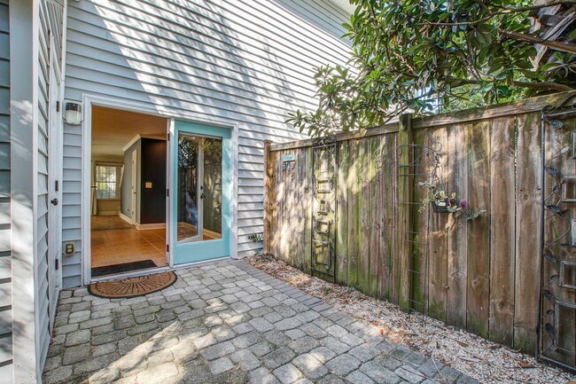Building Photo - 1371 Cassidy Ct