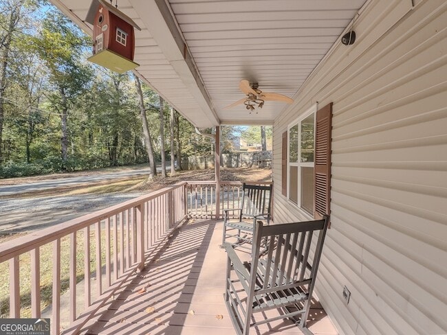 Building Photo - 580 Pineland Cir