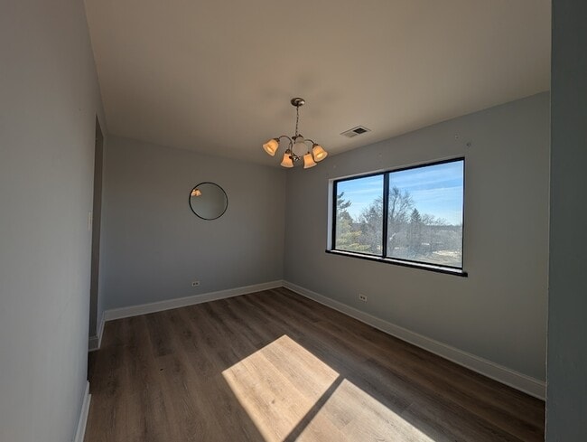 Building Photo - 9024 Lincoln Ct