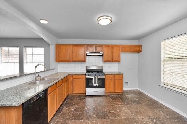 Building Photo - 8914 Dirby St