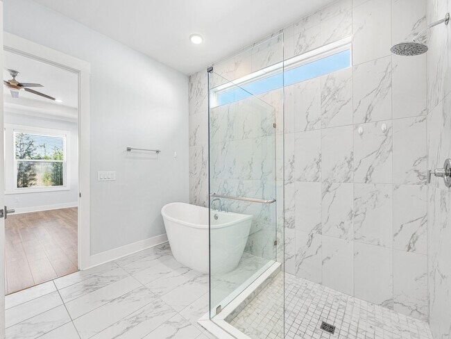 Building Photo - 157 River Rise Wy