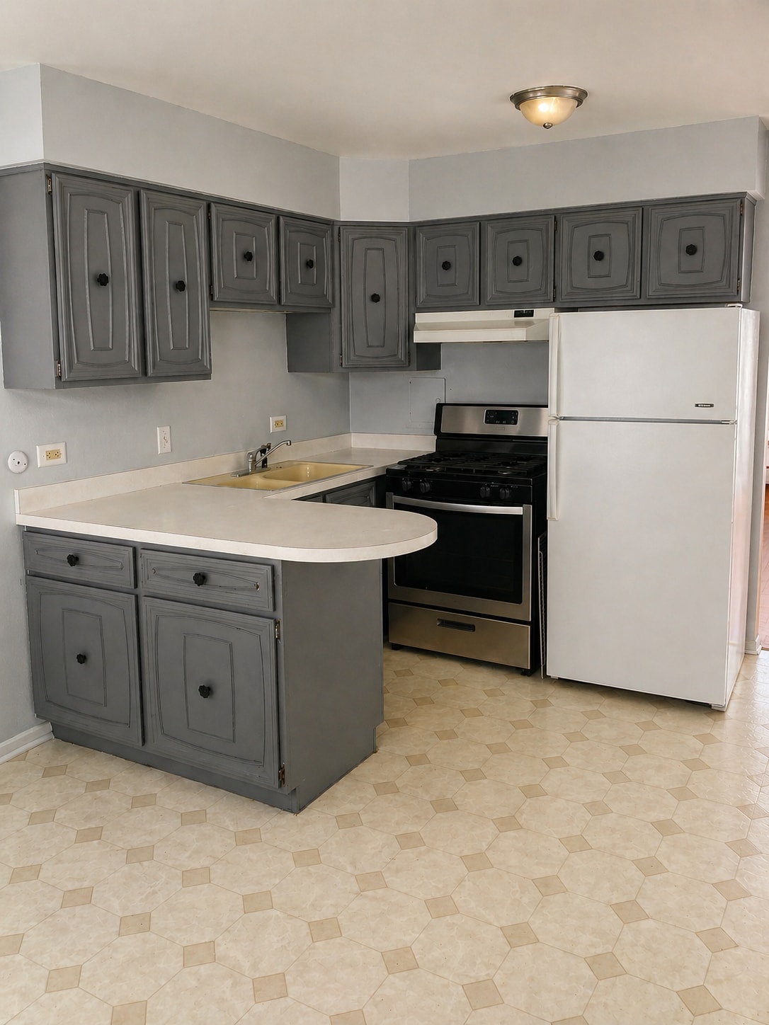 Building Photo - 801 S La Grange Rd