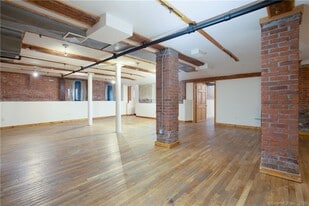 Building Photo - 325 Lafayette St