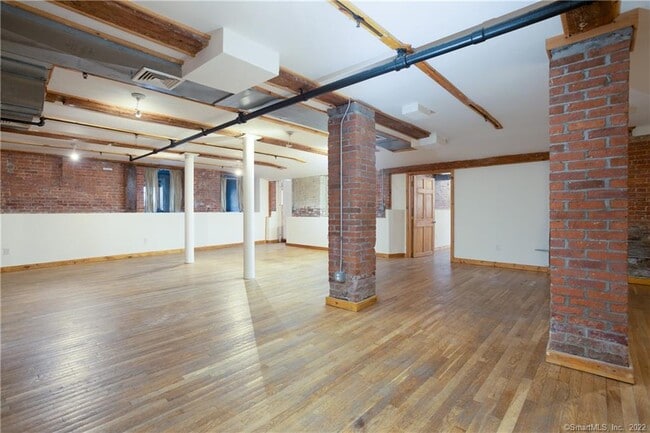 Building Photo - 325 Lafayette St