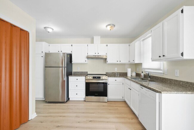 Building Photo - 6108 New Market Way