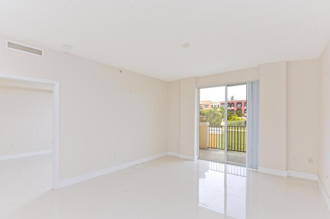 Building Photo - 250 NE 3rd Ave