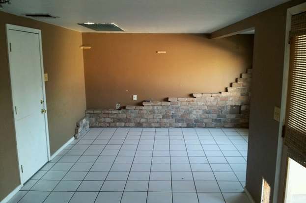 Primary Photo - 1144 E Mission Ln