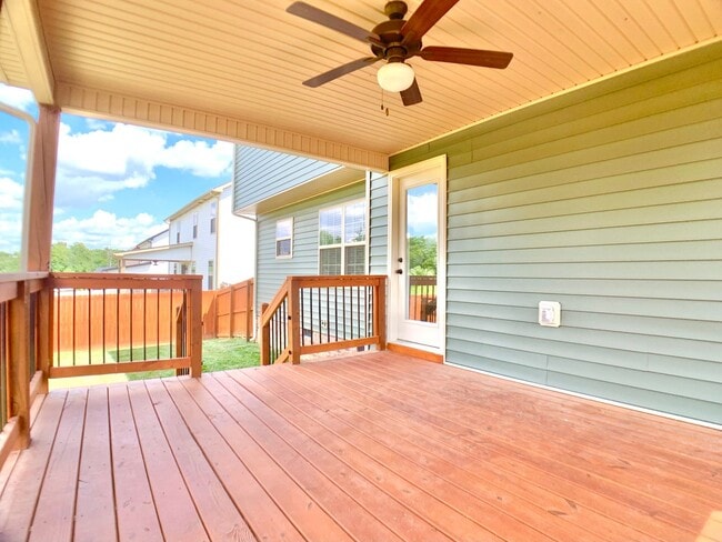 Building Photo - 733 Banister Dr