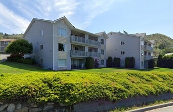 Building Photo - 2307 W Woodin Ave