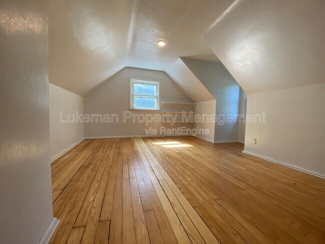 Building Photo - 415 S Kendall Ave