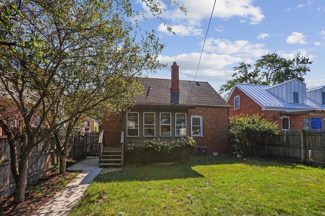 Building Photo - 10250 S Turner Ave