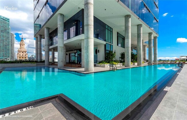 Building Photo - 398 NE 5th St