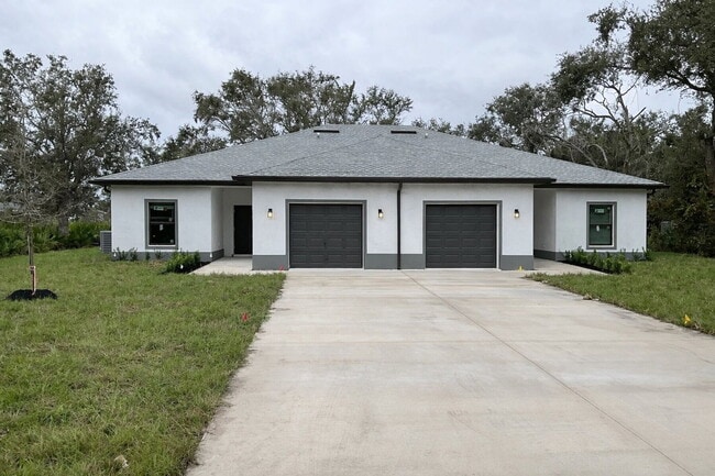 Building Photo - 1127 Highlands Rd