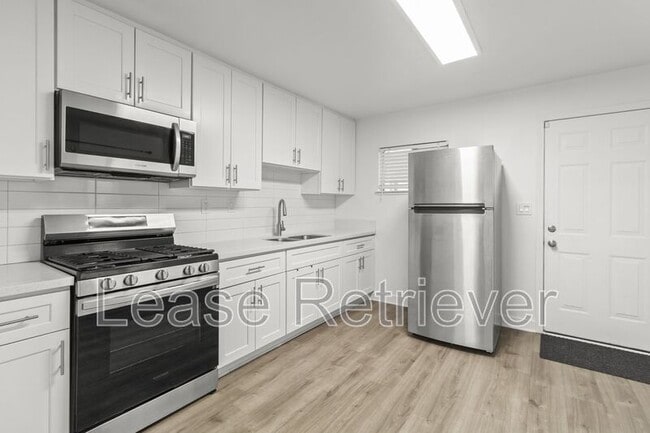 Building Photo - 135 Pacific Rd