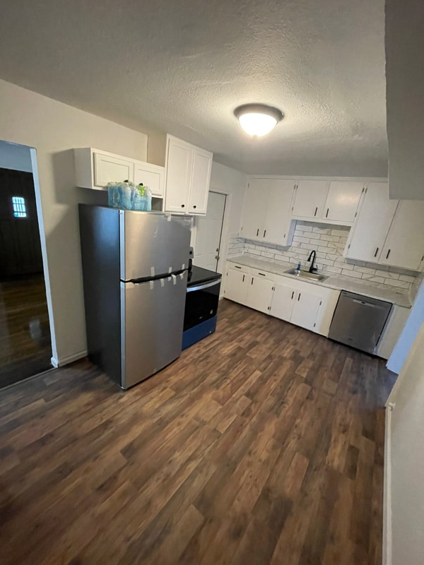 Building Photo - 1022 Shiels Dr