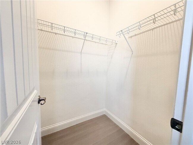 Building Photo - 2117 Thames View St