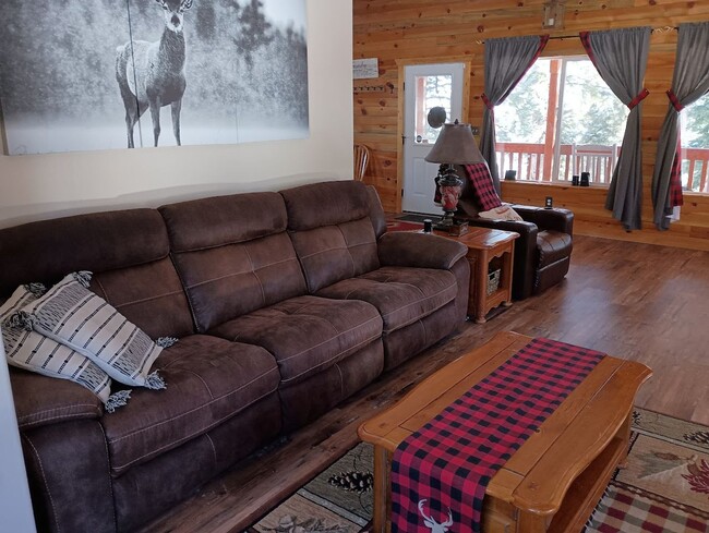 Building Photo - Antler Ridge Cabin