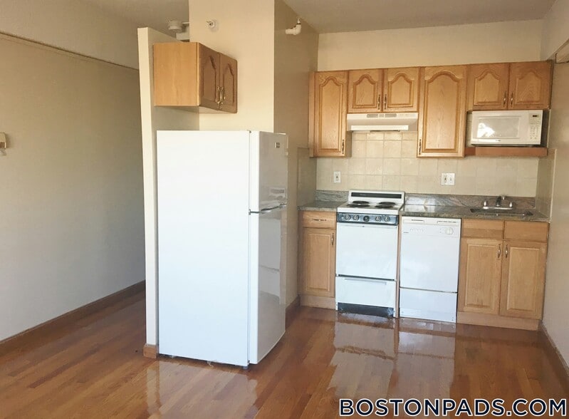 Building Photo - 1110 Commonwealth Ave