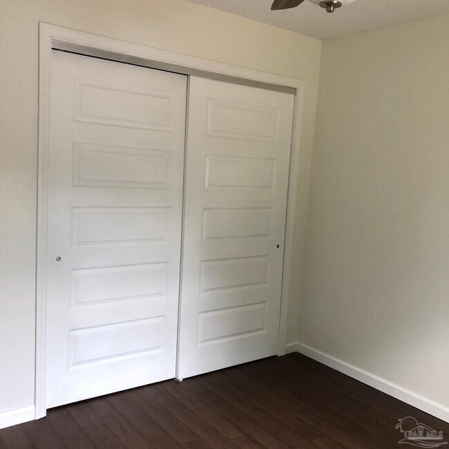 Building Photo - 5940 Mona Ln