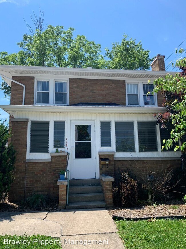 Building Photo - 5 br, 2.5 bath House - 114 E. 1st St