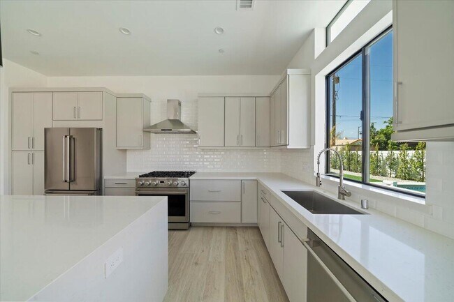 Building Photo - 78525 Orcabessa Dr