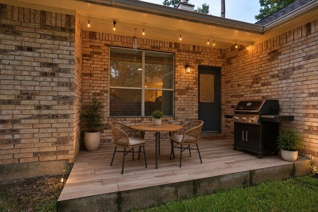 Building Photo - 7 N Regan Mead Cir
