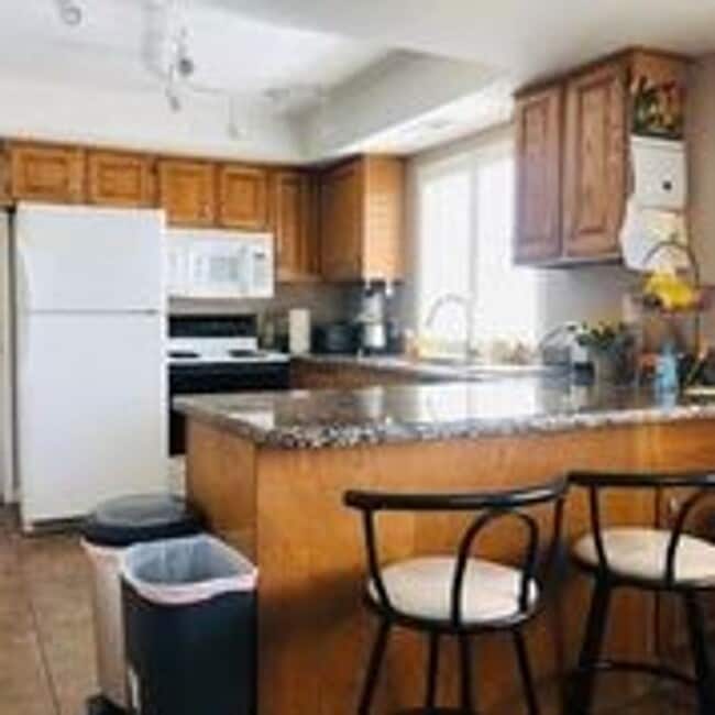 Building Photo - Cute 2 Bedroom, 2 Bathroom Townhome in Dix...