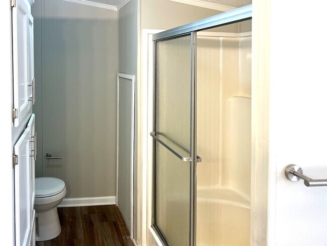 Building Photo - Manufactured Home in the Country