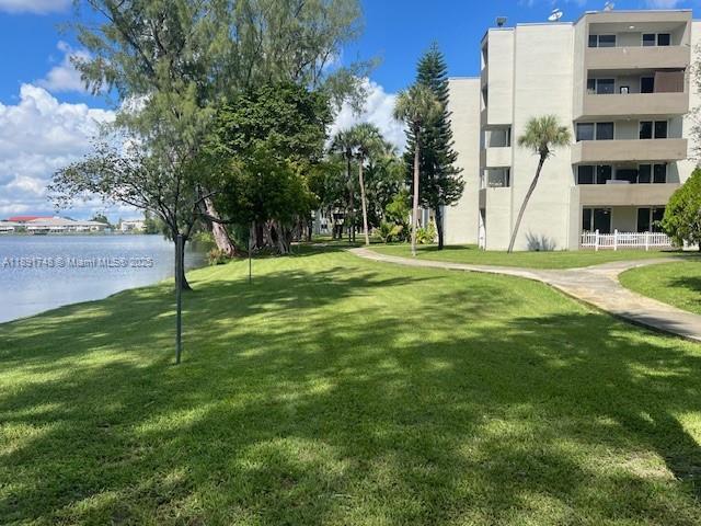 Building Photo - 10000 NW 80th Ct