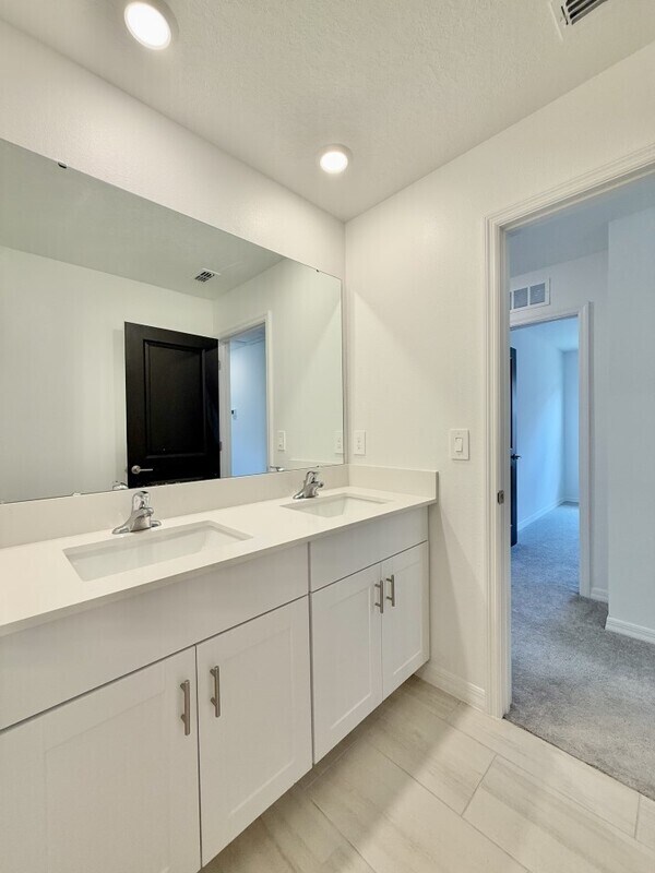 Building Photo - 3521 Great Pk Ct