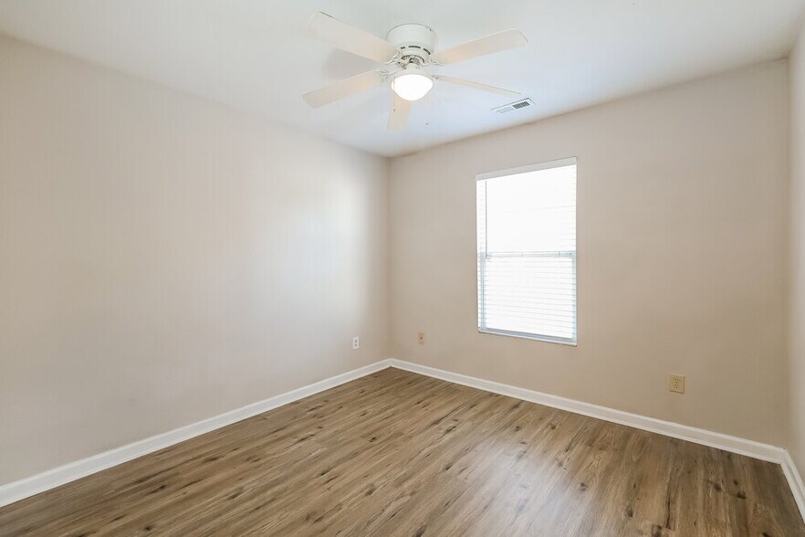 Building Photo - 831 Skywatch Ln