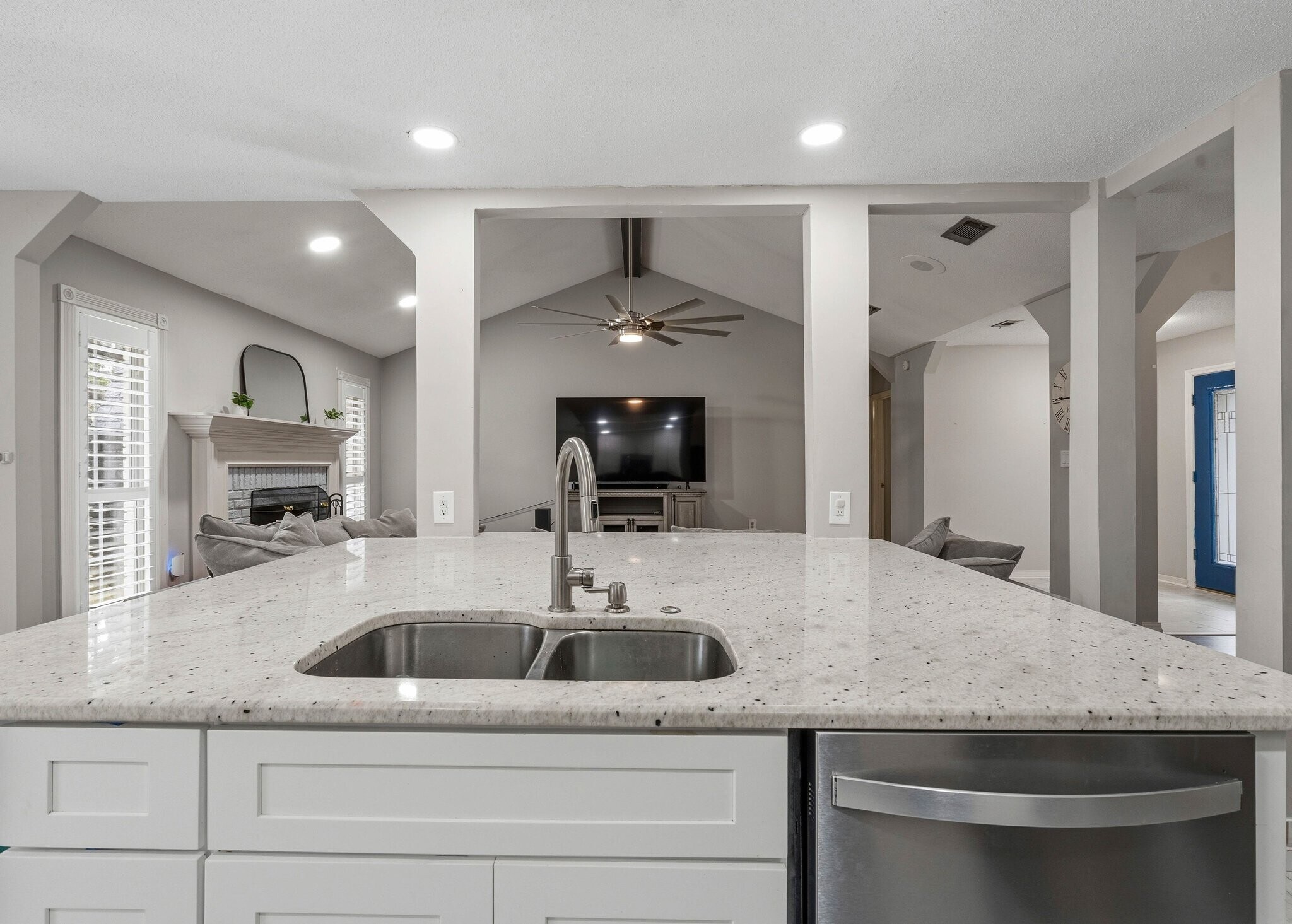 Building Photo - 2187 Calle De Castelar