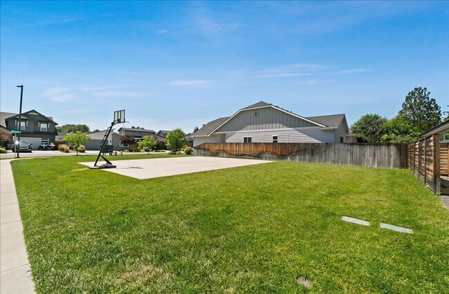Building Photo - West Boise Bungalow with Modern Upgrades &...