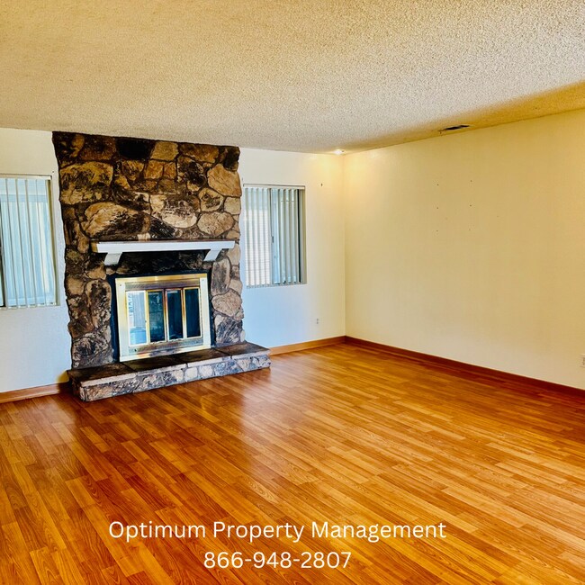 Building Photo - 7578 Paisley Ave