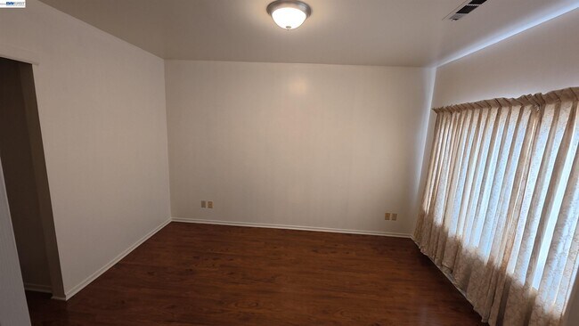 Building Photo - 1418 15th Ave