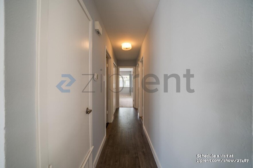 Building Photo - Unit A