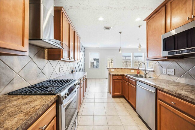 Building Photo - 3205 Victorian Manor Ln