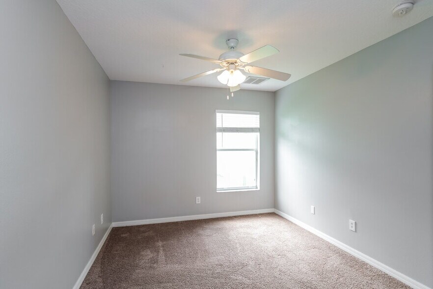 Building Photo - 1739 Sweetspire Dr
