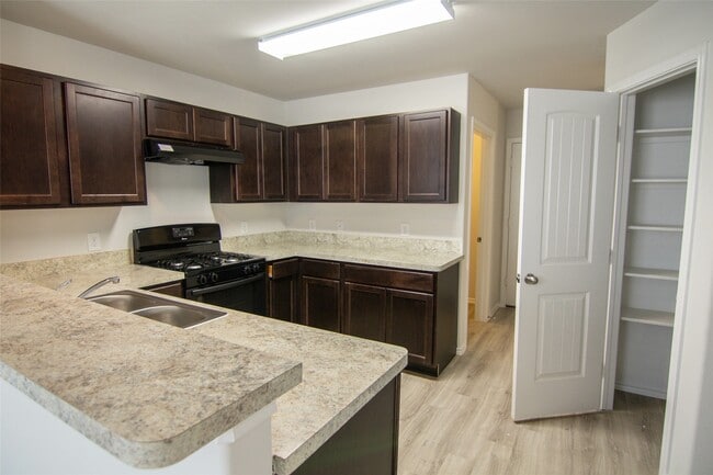 Building Photo - 5419 Gouldburn River Dr