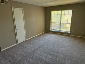 Building Photo - One Bedroom One Bath