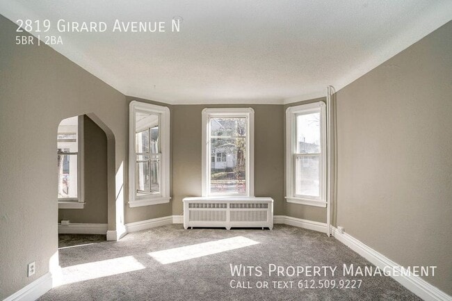 Primary Photo - 2819 N Girard Ave